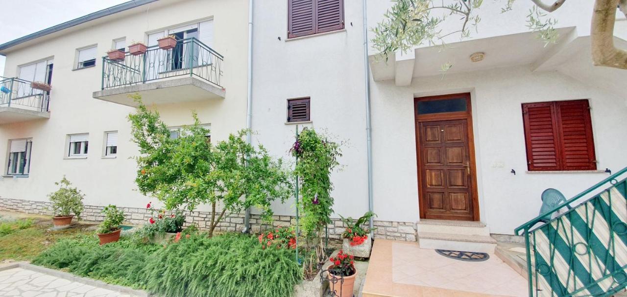 Cecillia Mare Apartments Rovinj Exterior photo